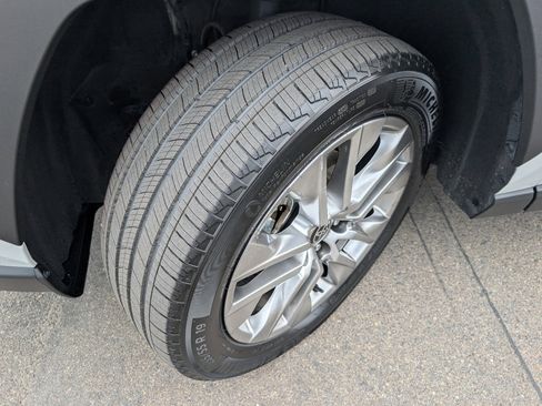 Used 2025 Toyota RAV4 XLE Premium image 21