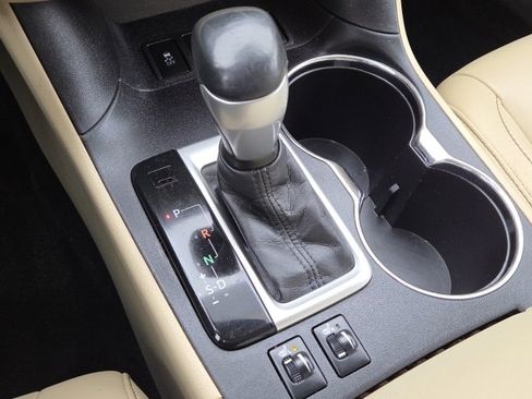 Used 2015 Toyota Highlander XLE image 5