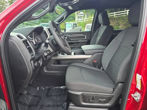 New 2026 RAM 2500 Big Horn AWD/4WD image 4