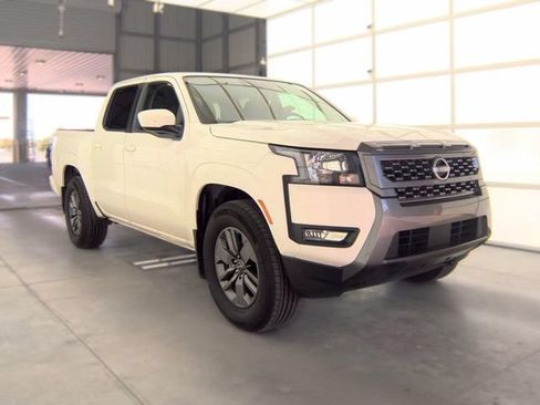 Certified 2025 Nissan Frontier SV w/ SV Convenience Package RWD image 9