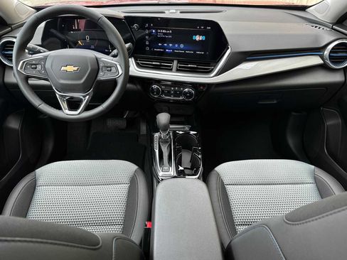 New 2026 Chevrolet Trax LT w/ Sunroof Package image 13