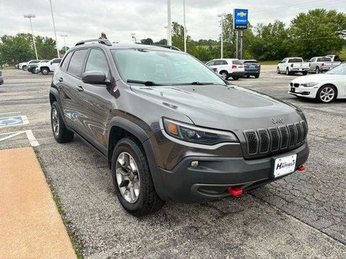 Used 2019 Jeep Cherokee Trailhawk AWD/4WD image 4