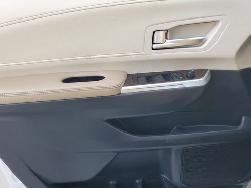 Used 2022 Toyota Sienna XLE w/ XLE Plus Package FWD image 20