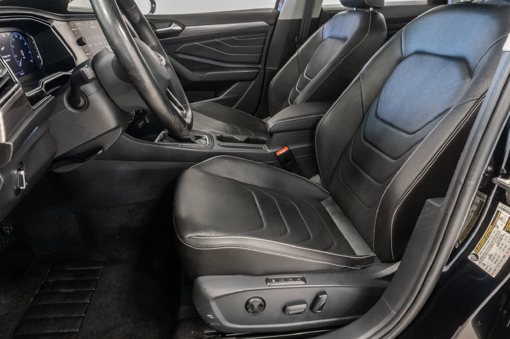 Used 2023 Volkswagen Jetta SEL FWD image 11