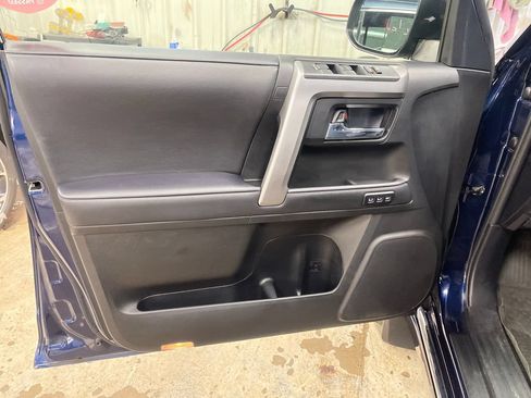 Certified 2022 Toyota 4Runner Limited AWD/4WD image 14