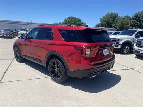 Used 2024 Ford Explorer ST w/ Equipment Group 401A AWD/4WD image 17