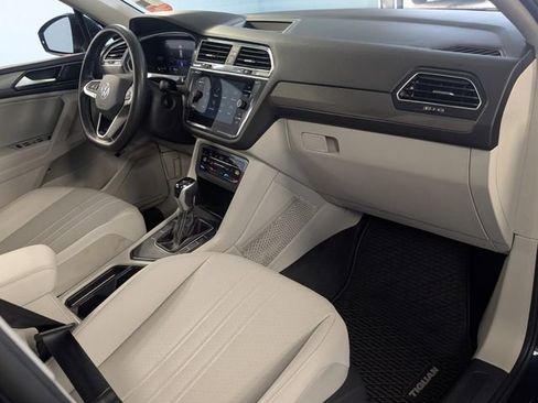 Used 2024 Volkswagen Tiguan SE FWD image 14