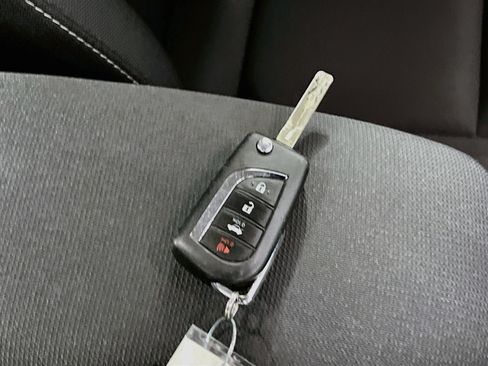 Used 2025 Toyota Corolla LE FWD image 33