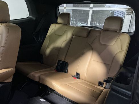 Used 2021 Kia Telluride SX w/ Towing Package FWD image 27