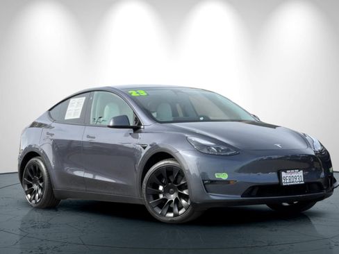 Used 2023 Tesla Model Y Long Range image 2