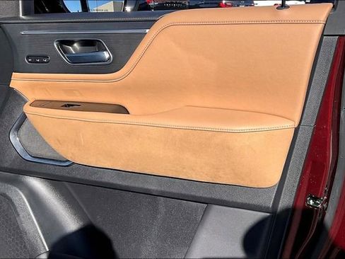 Certified 2025 INFINITI QX80 Sensory image 24