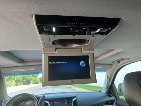 Used 2016 Cadillac Escalade Premium RWD image 21