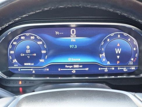 Used 2023 Chevrolet Suburban Premier image 19