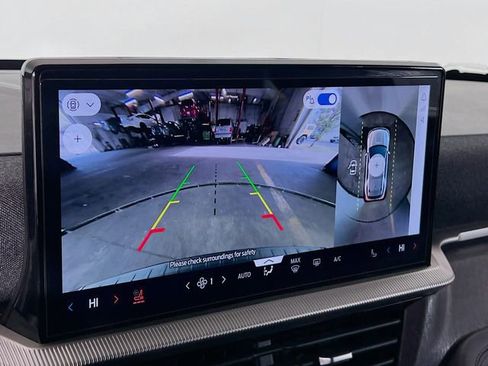 Used 2025 Ford Explorer Platinum w/ Ultimate Package image 13