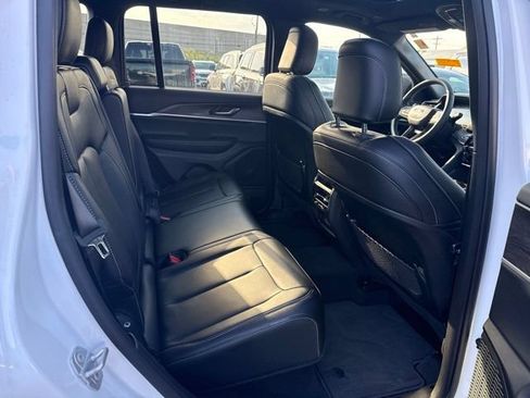 Used 2025 Jeep Grand Cherokee Limited AWD/4WD image 26