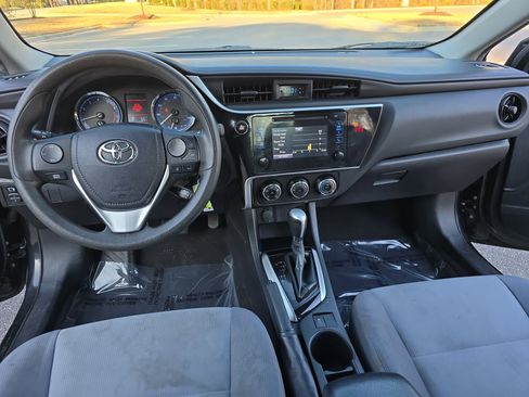 Used 2019 Toyota Corolla LE image 20