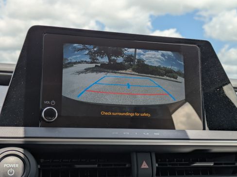 Used 2026 Toyota Prius LE FWD image 20