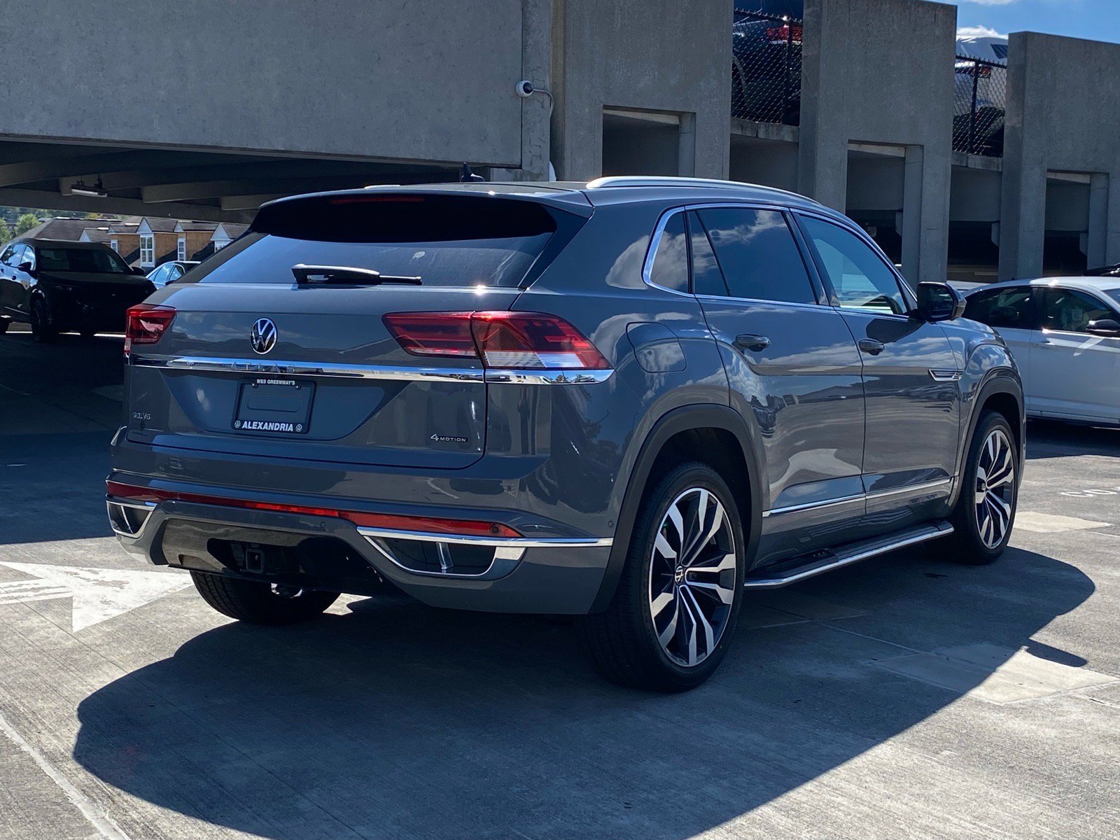 Used 2023 Volkswagen Atlas Cross Sport SEL Premium R-Line AWD/4WD image 3