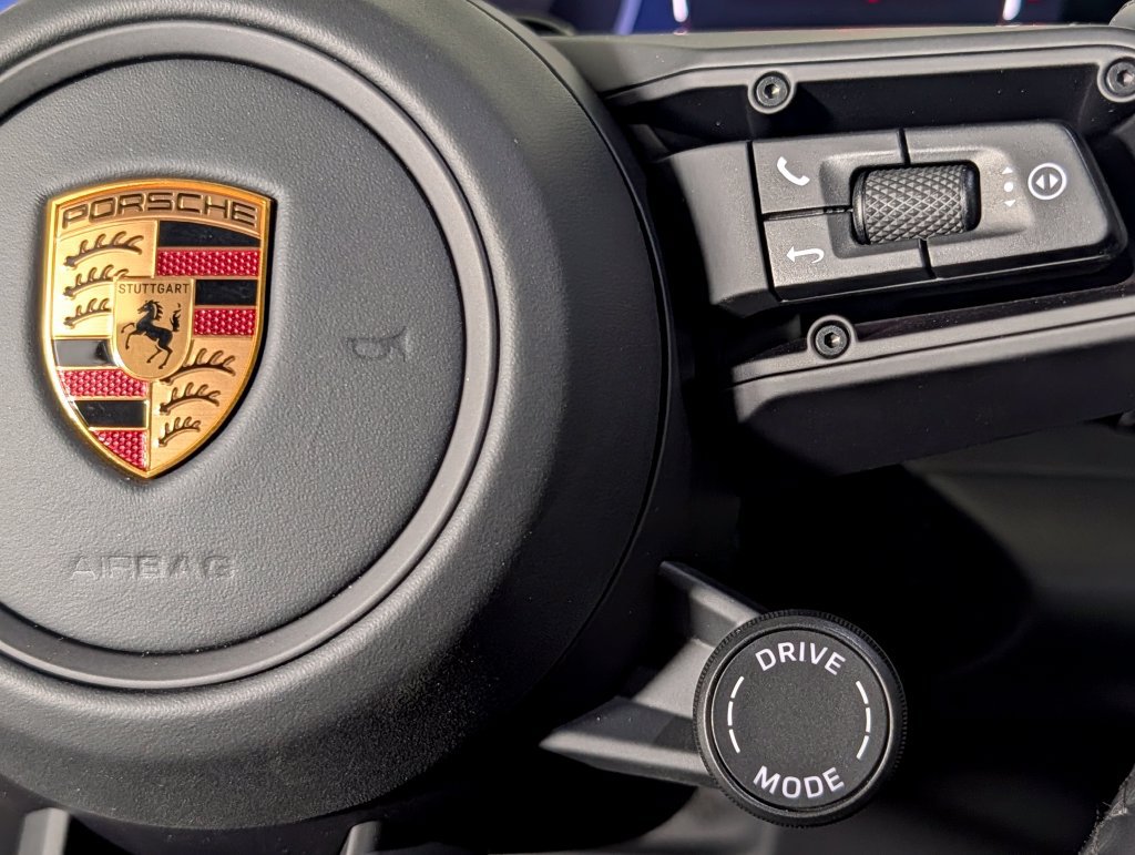 New 2026 Porsche Macan Electric RWD image 36
