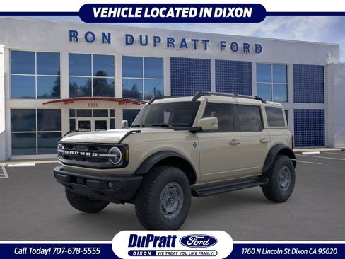 New 2025 Ford Bronco Outer Banks w/ Sasquatch Package image 1