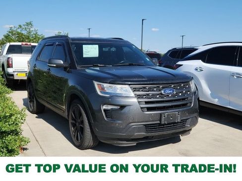 Used 2018 Ford Explorer XLT w/ Equipment Group 202A AWD/4WD image 1
