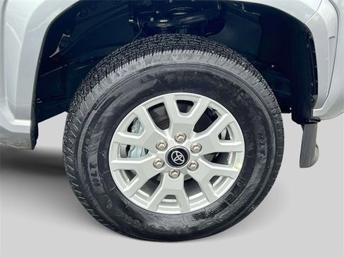 Certified 2025 Toyota Tacoma SR5 w/ SR5 Upgrade Package image 15