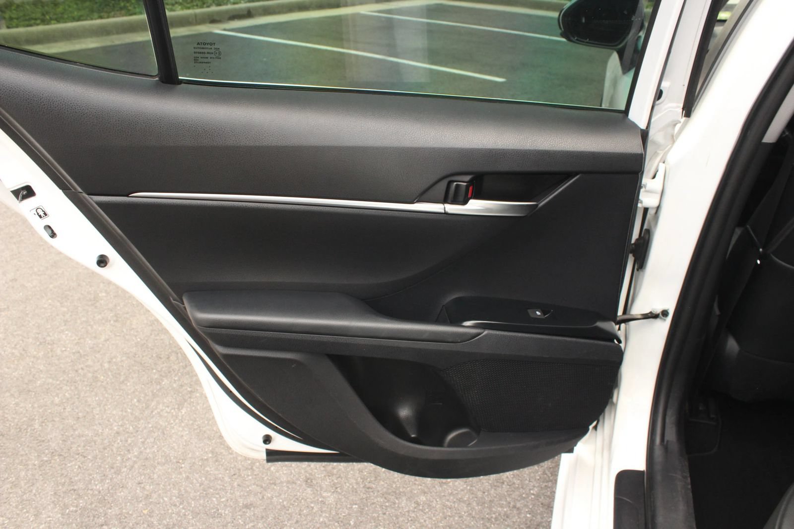 Used 2019 Toyota Camry SE FWD image 18