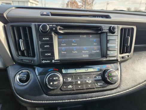 Used 2018 Toyota RAV4 XLE image 10