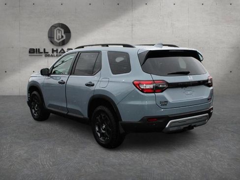 Used 2025 Honda Pilot TrailSport image 5