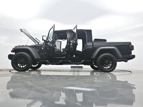 Used 2023 Jeep Gladiator Sport image 43