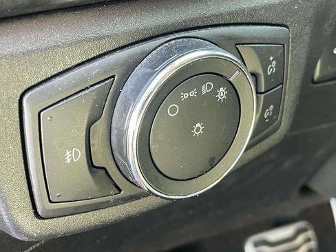 Used 2017 Ford Fusion Energi Titanium FWD image 19