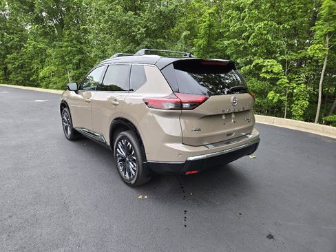 Used 2025 Nissan Rogue Platinum w/ Platinum Premium Package AWD/4WD image 6
