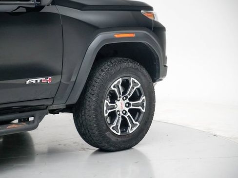 Used 2024 GMC Canyon AT4 w/ Technology Package AWD/4WD image 14