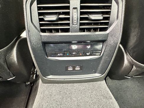 Used 2025 BMW 330i xDrive Sedan image 12