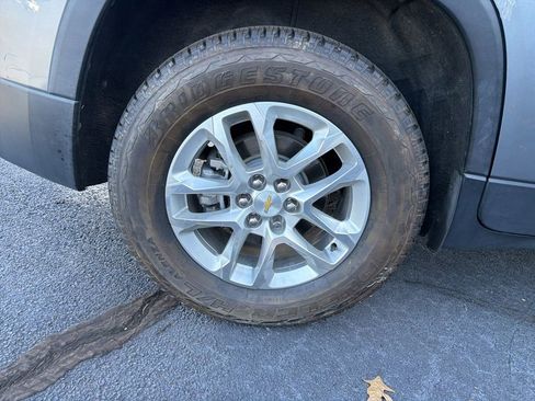 Used 2020 Chevrolet Traverse LT image 31