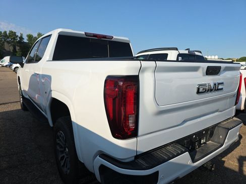 Used 2025 GMC Sierra 1500 AT4 w/ Technology Package AWD/4WD image 4