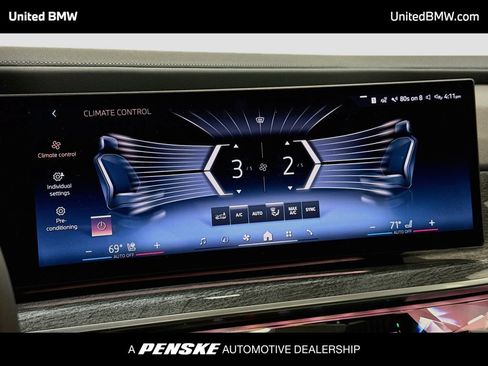 Used 2023 BMW 760i xDrive AWD/4WD image 11