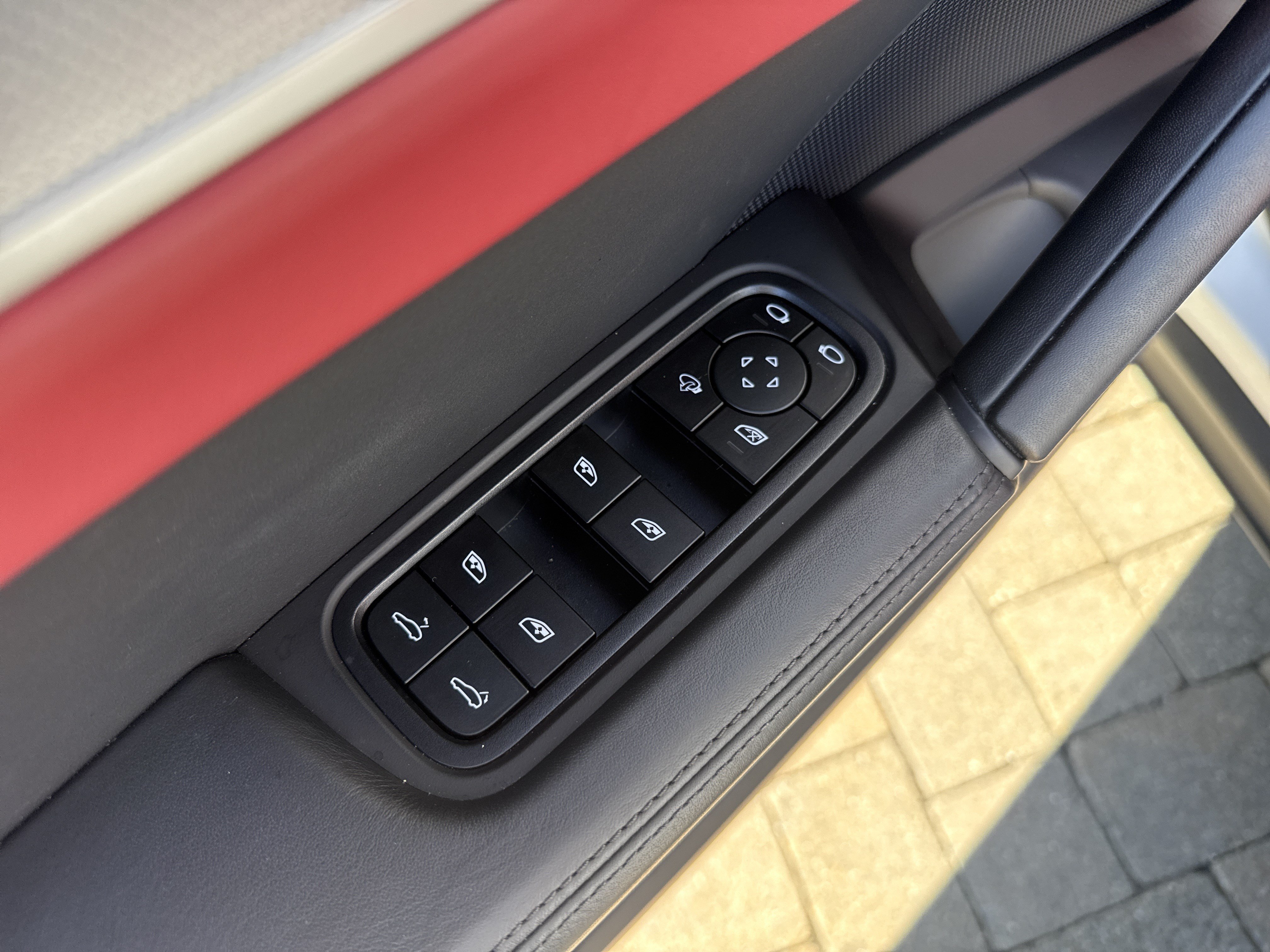 Used 2025 Porsche Cayenne S AWD/4WD image 45