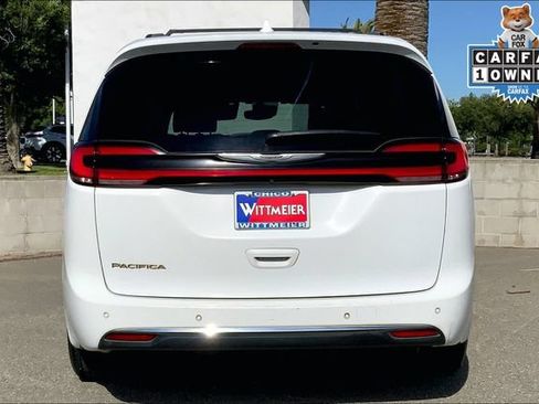 Used 2022 Chrysler Pacifica Touring-L FWD image 4