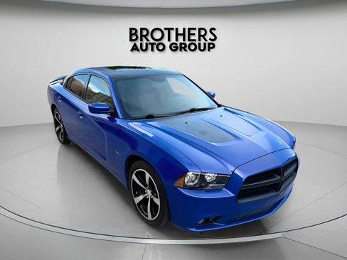Used 2013 Dodge Charger R/T RWD image 3