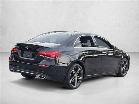 Used 2022 Mercedes-Benz A 220 image 3