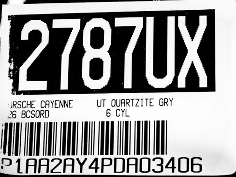 Certified 2023 Porsche Cayenne AWD/4WD image 30