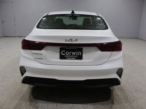 Used 2024 Kia Forte LXS FWD image 3