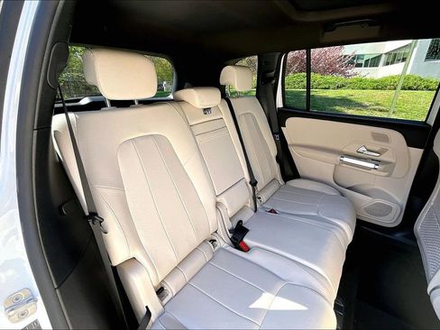 Used 2026 Mercedes-Benz GLB 250 4MATIC image 29