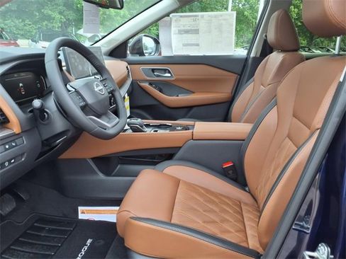 New 2025 Nissan Rogue Platinum w/ Tech Package image 5
