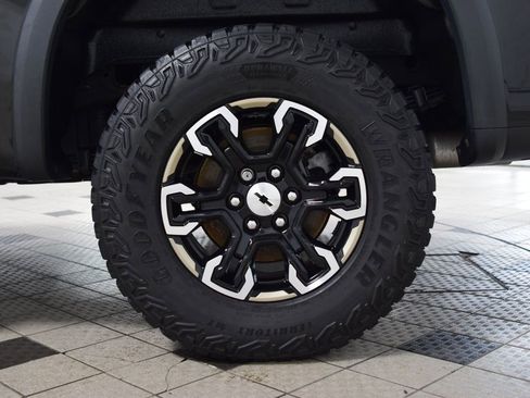 Used 2022 Chevrolet Silverado 1500 ZR2 w/ Technology Package AWD/4WD image 31