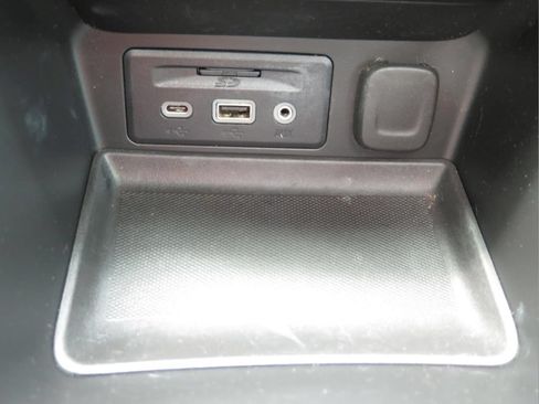 Used 2023 GMC Terrain SLE w/ Driver Convenience Package FWD image 15
