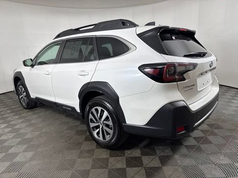 Used 2024 Subaru Outback AWD/4WD image 6