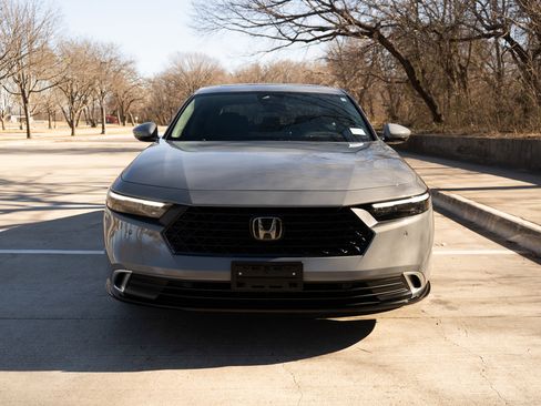 Used 2024 Honda Accord Touring image 3