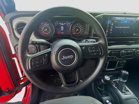 Used 2024 Jeep Wrangler Unlimited Sport AWD/4WD image 10